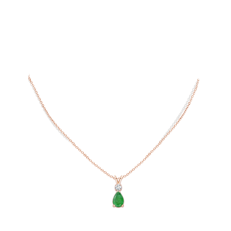 9x6mm A Prong-Set Emerald Teardrop V-Bale Pendant with Diamond in 18K Rose Gold pen