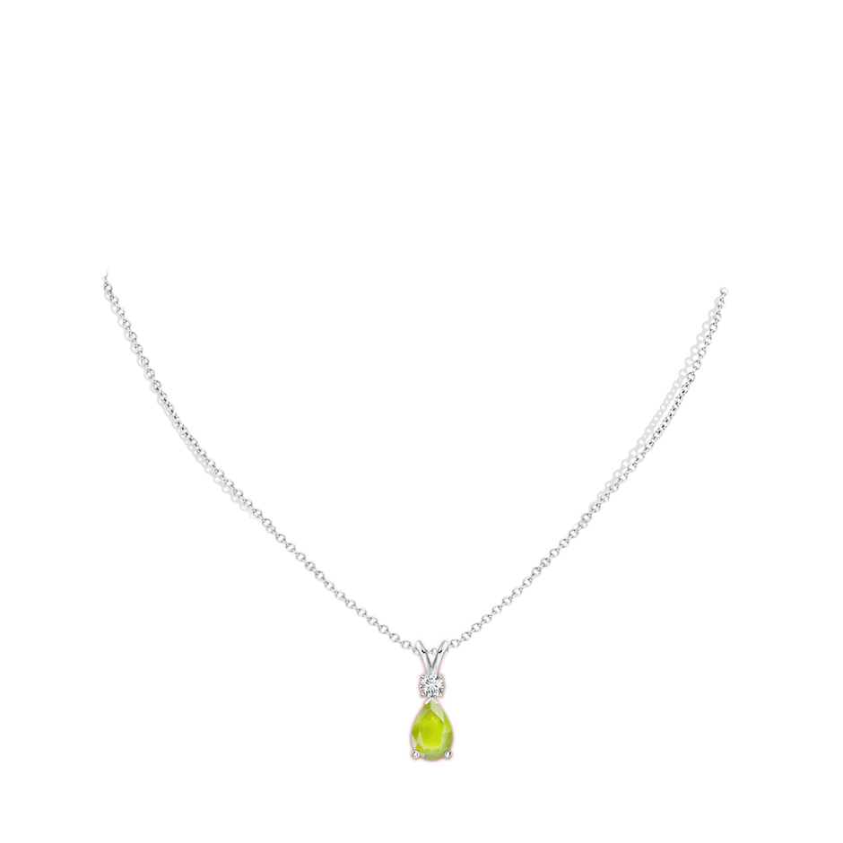 10x7mm A Prong-Set Peridot Teardrop V-Bale Pendant with Diamond in P950 Platinum pen