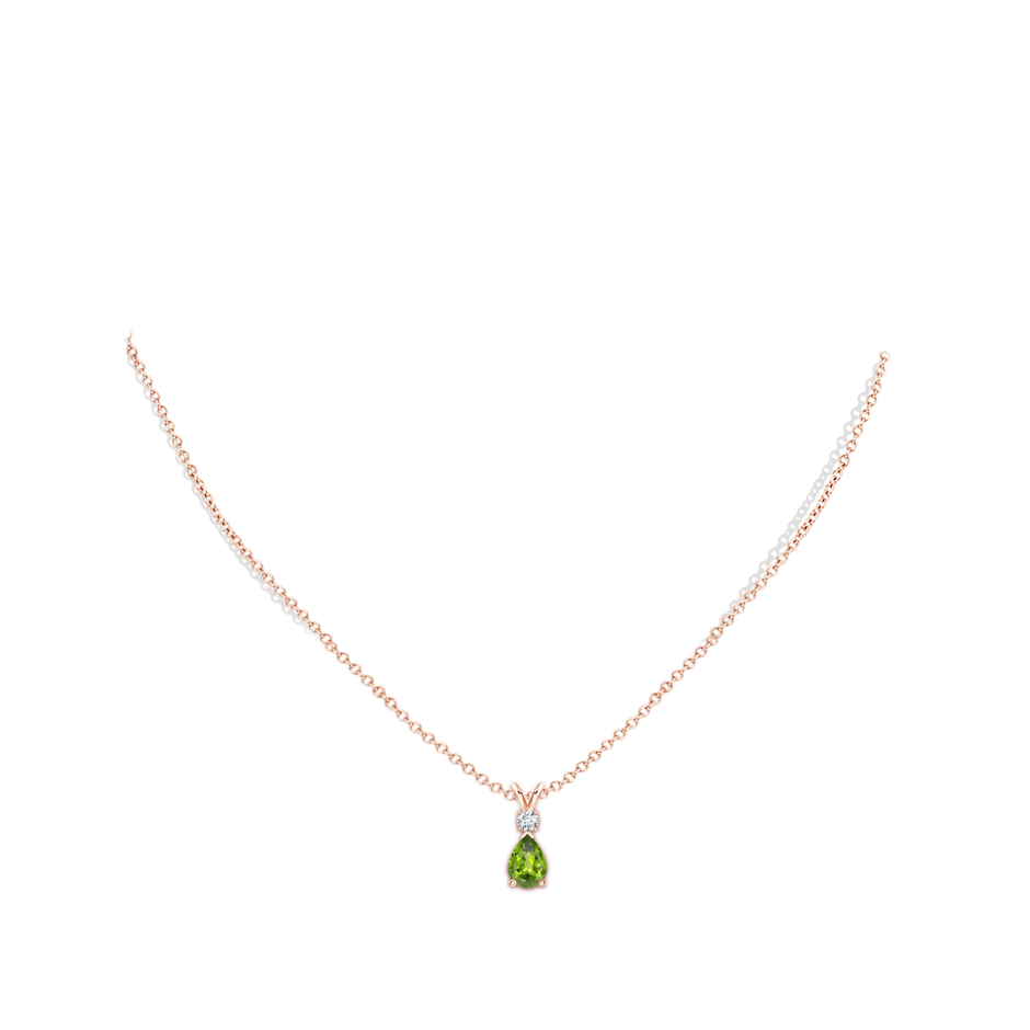 7x5mm AAA Prong-Set Peridot Teardrop V-Bale Pendant with Diamond in Rose Gold pen