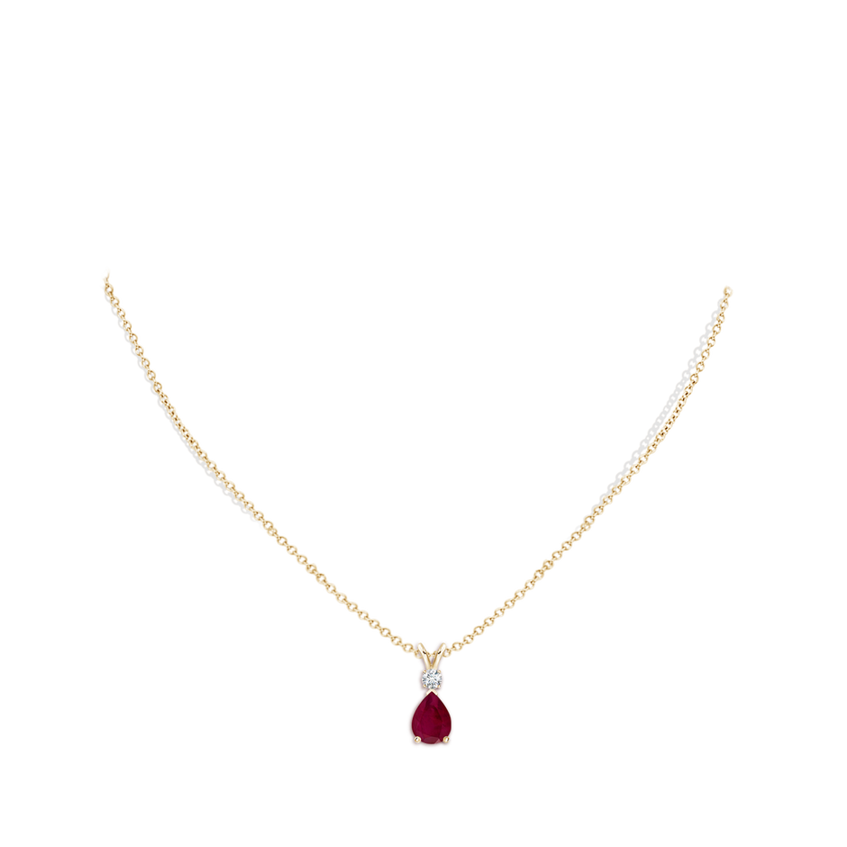 8x6mm A Ruby Teardrop Pendant with Diamond in Yellow Gold pen