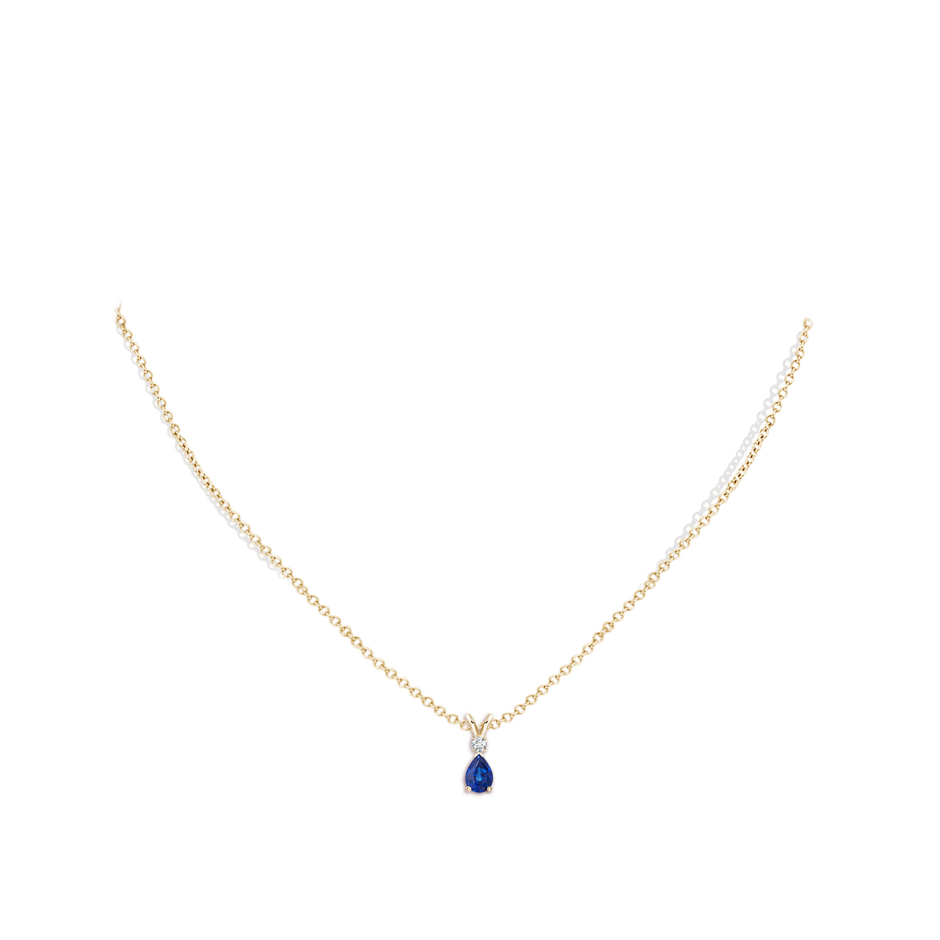 6x4mm AAA Blue Sapphire Teardrop Pendant with Diamond in Yellow Gold pen