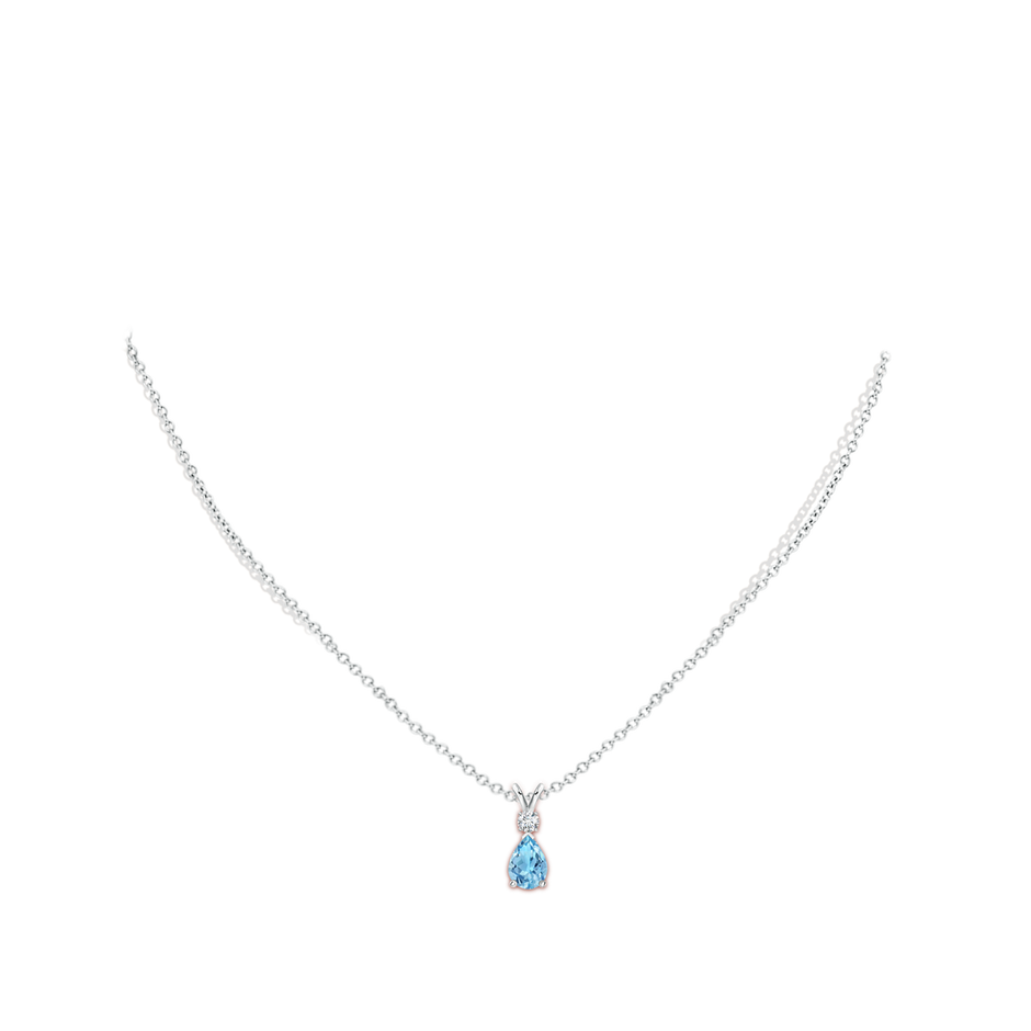 7x5mm A Prong-Set Swiss Blue Topaz Teardrop V-Bale Pendant with Diamond in White Gold pen