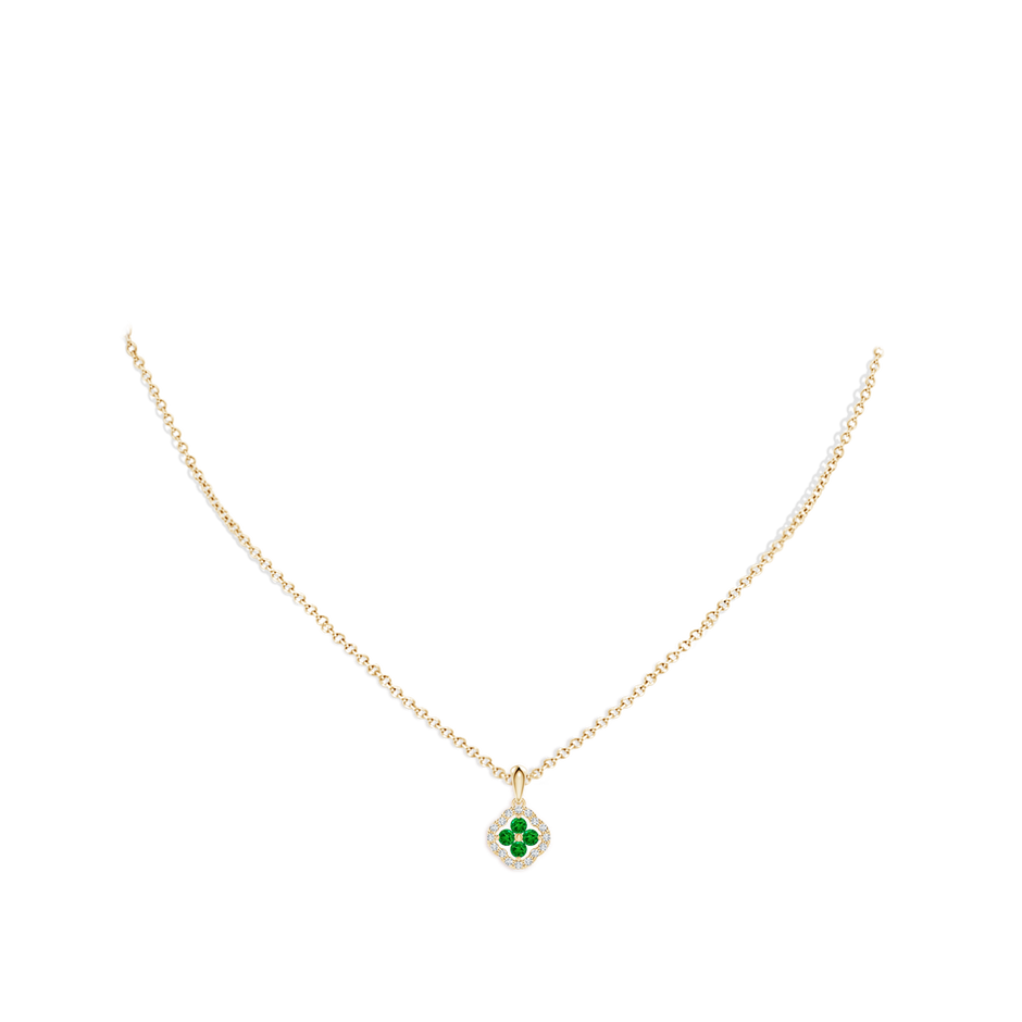 2mm AAAA Diamond Framed Emerald Clover Pendant in 18K Yellow Gold pen