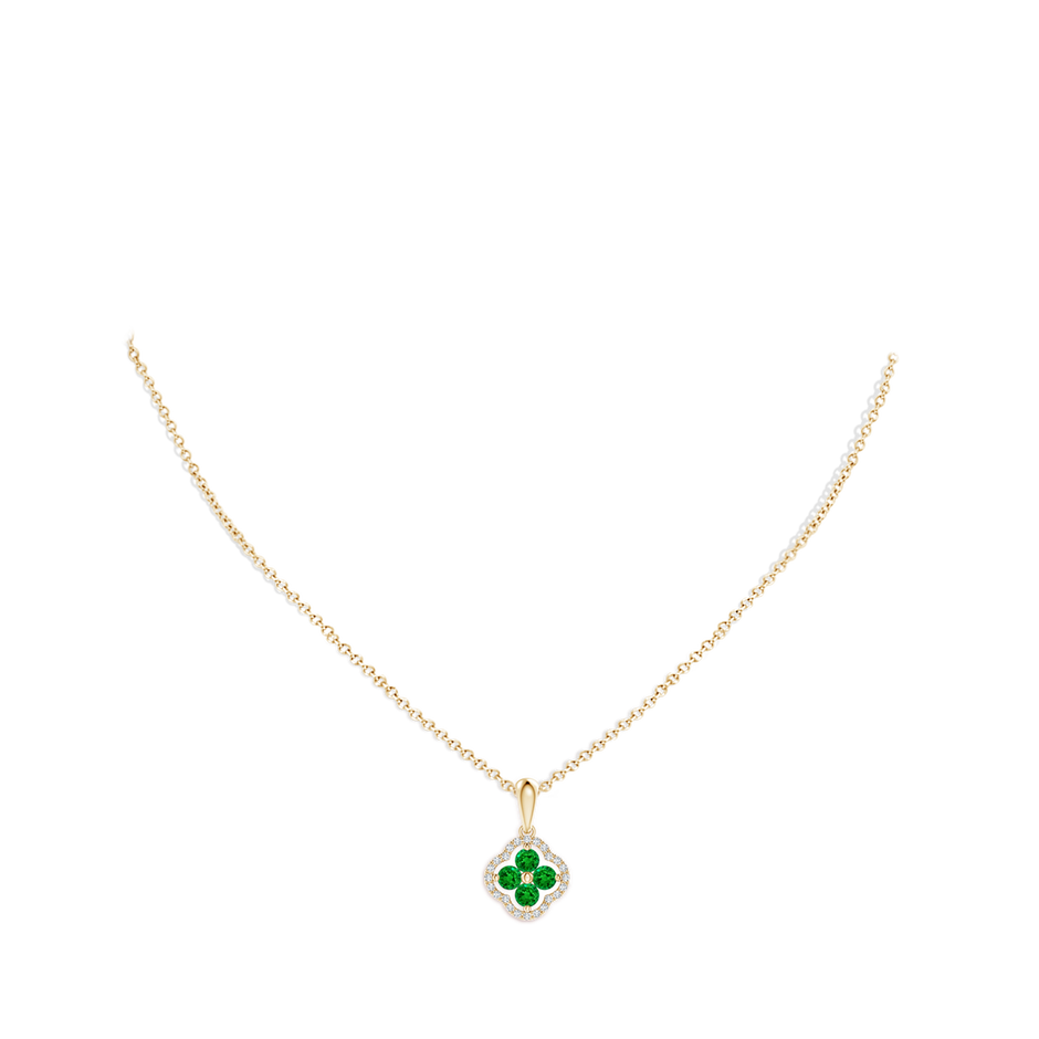 3mm AAAA Diamond Framed Emerald Clover Pendant in Yellow Gold pen