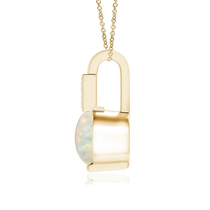 AAA - Opal / 0.34 CT / 14 KT Yellow Gold