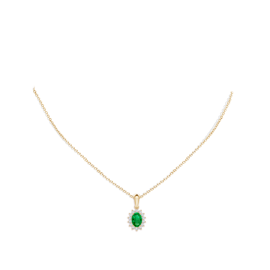 7x5mm AAA Oval Emerald Pendant with Floral Diamond Halo in Yellow Gold pen