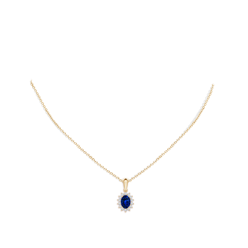 7x5mm AAAA Oval Sapphire Pendant with Floral Diamond Halo in Yellow Gold pen