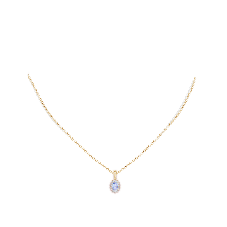 6x4mm A Oval Tanzanite Pendant with Floral Diamond Halo in Yellow Gold pen
