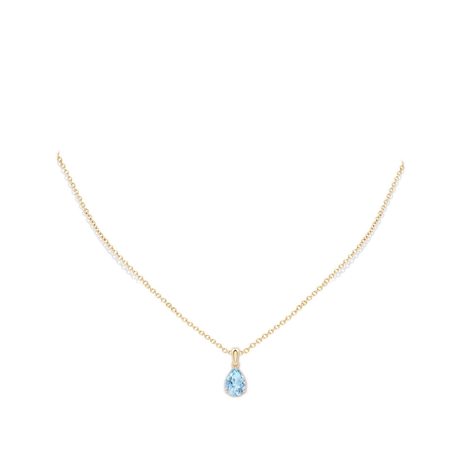 10x7mm AAA Pear-Shaped Aquamarine Solitaire Pendant in Yellow Gold pen