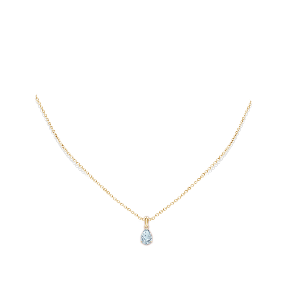 9x6mm A Pear-Shaped Aquamarine Solitaire Pendant in Yellow Gold pen