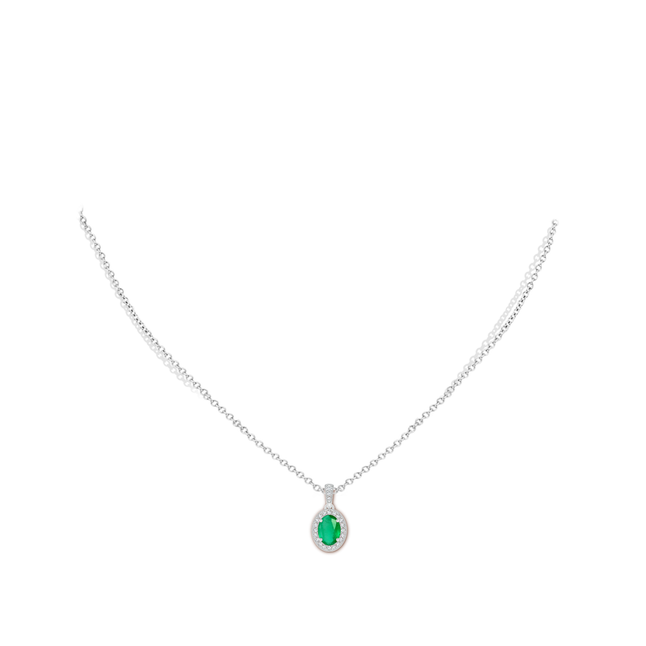 7x5mm A Vintage Style Oval Emerald Pendant with Diamond Halo in P950 Platinum pen
