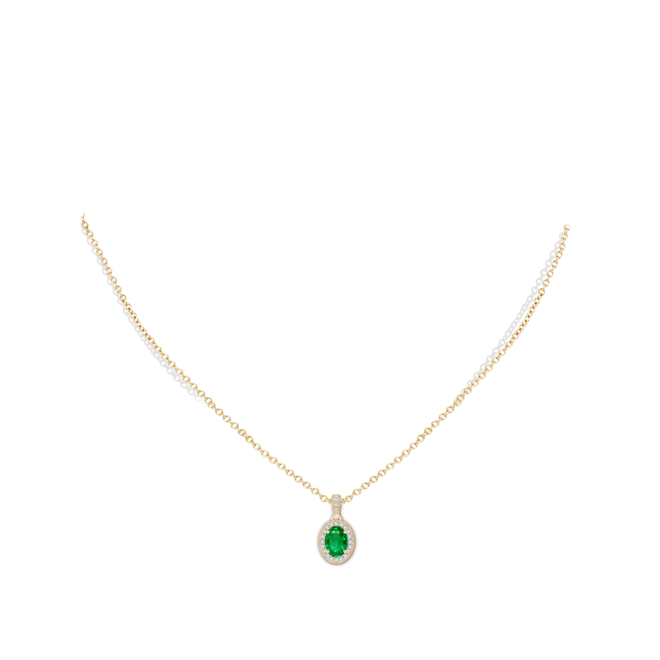 7x5mm AAA Vintage Style Oval Emerald Pendant with Diamond Halo in Yellow Gold Body-Neck