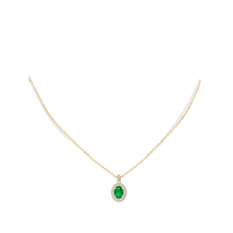 8x6mm AAA Vintage Style Oval Emerald Pendant with Diamond Halo in Yellow Gold pen