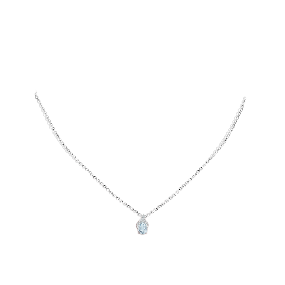 7x5mm A Solitaire Pear-Shaped Aquamarine Flame Pendant in P950 Platinum body-neck