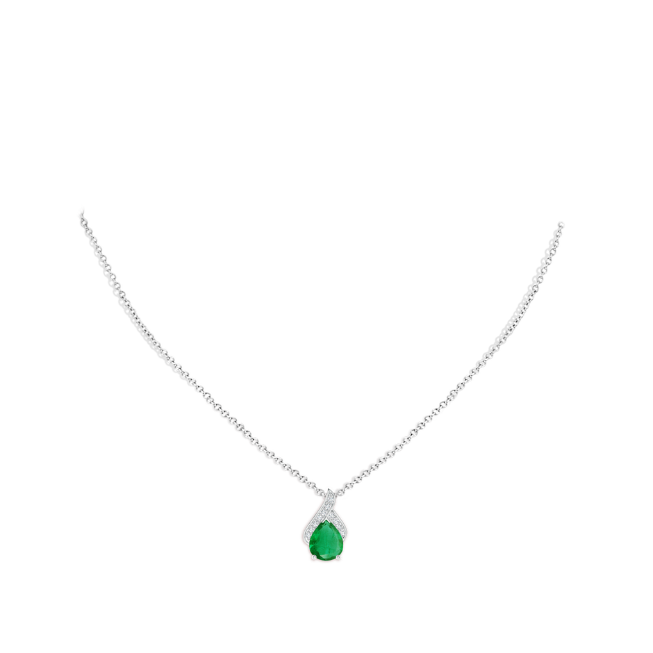 10x8mm AA Solitaire Pear-Shaped Emerald Flame Pendant in White Gold pen