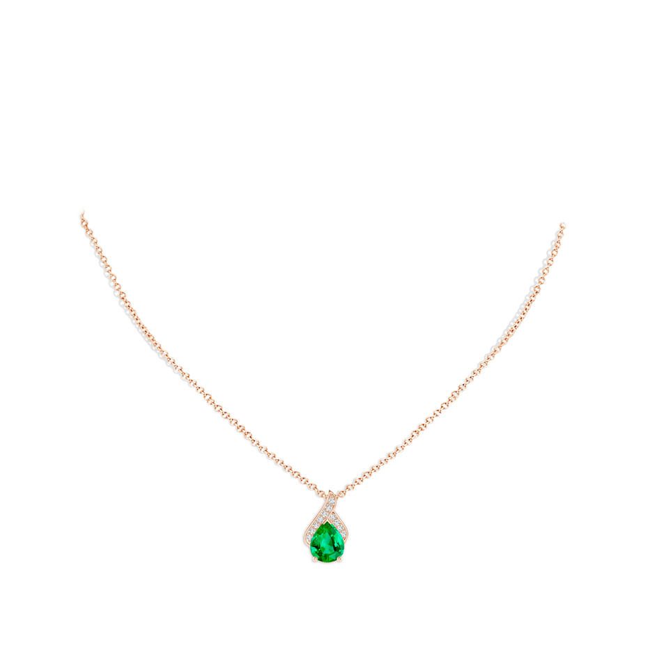10x8mm AAA Solitaire Pear-Shaped Emerald Flame Pendant in Rose Gold pen