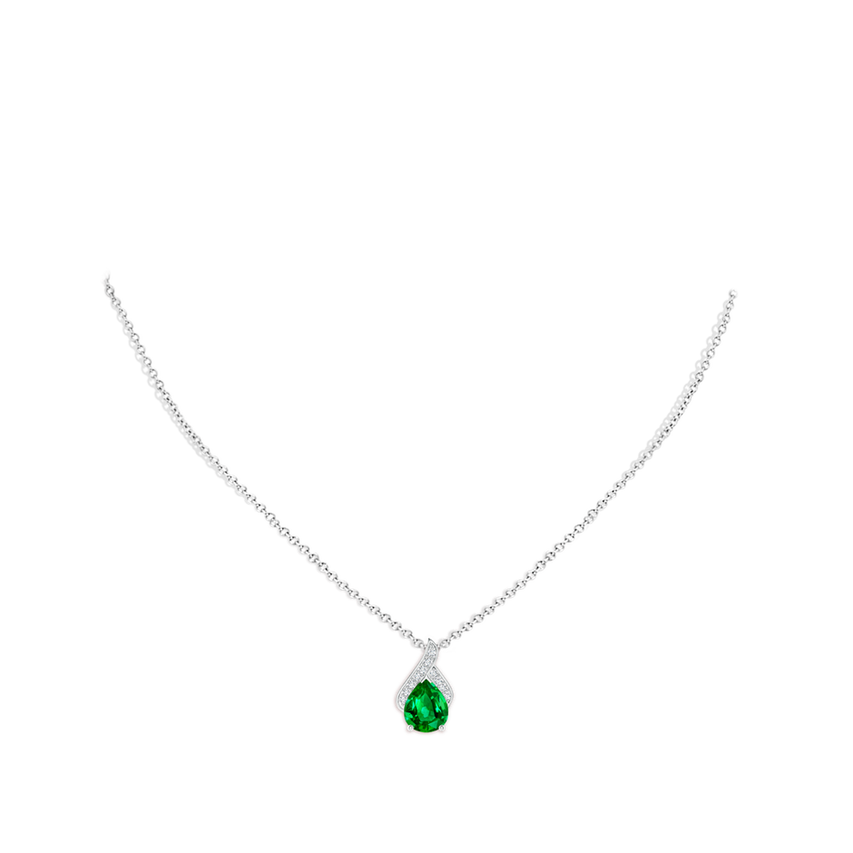 10x8mm AAAA Solitaire Pear-Shaped Emerald Flame Pendant in P950 Platinum pen