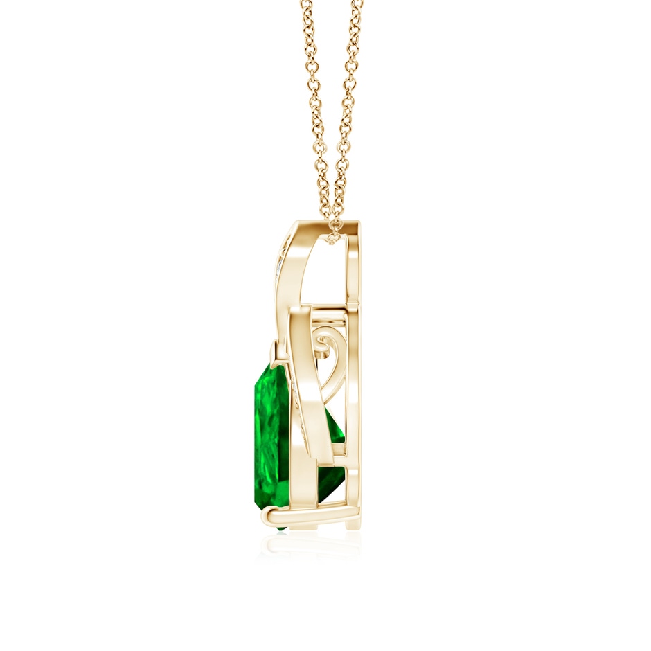 10x8mm AAAA Solitaire Pear-Shaped Emerald Flame Pendant in Yellow Gold side 199