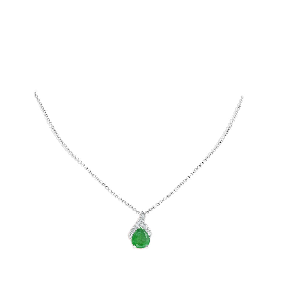 12x10mm A Solitaire Pear-Shaped Emerald Flame Pendant in P950 Platinum pen