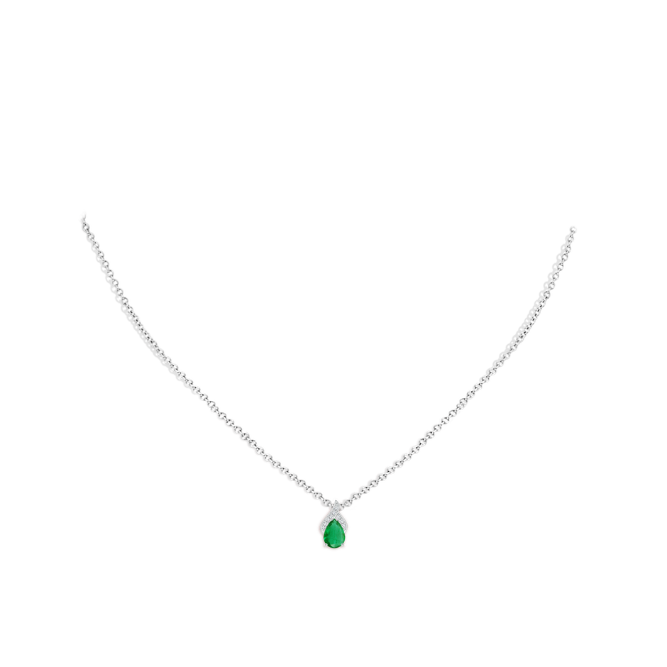 7x5mm AA Solitaire Pear-Shaped Emerald Flame Pendant in P950 Platinum pen