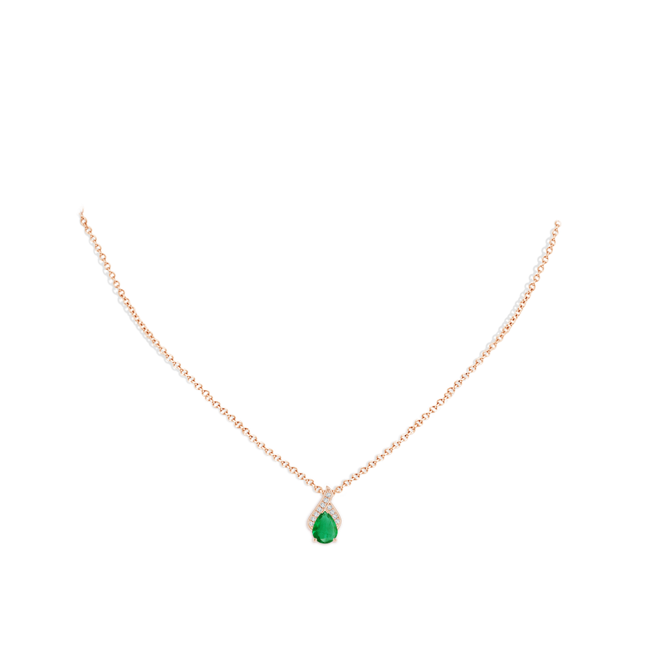 8x6mm AA Solitaire Pear-Shaped Emerald Flame Pendant in Rose Gold pen