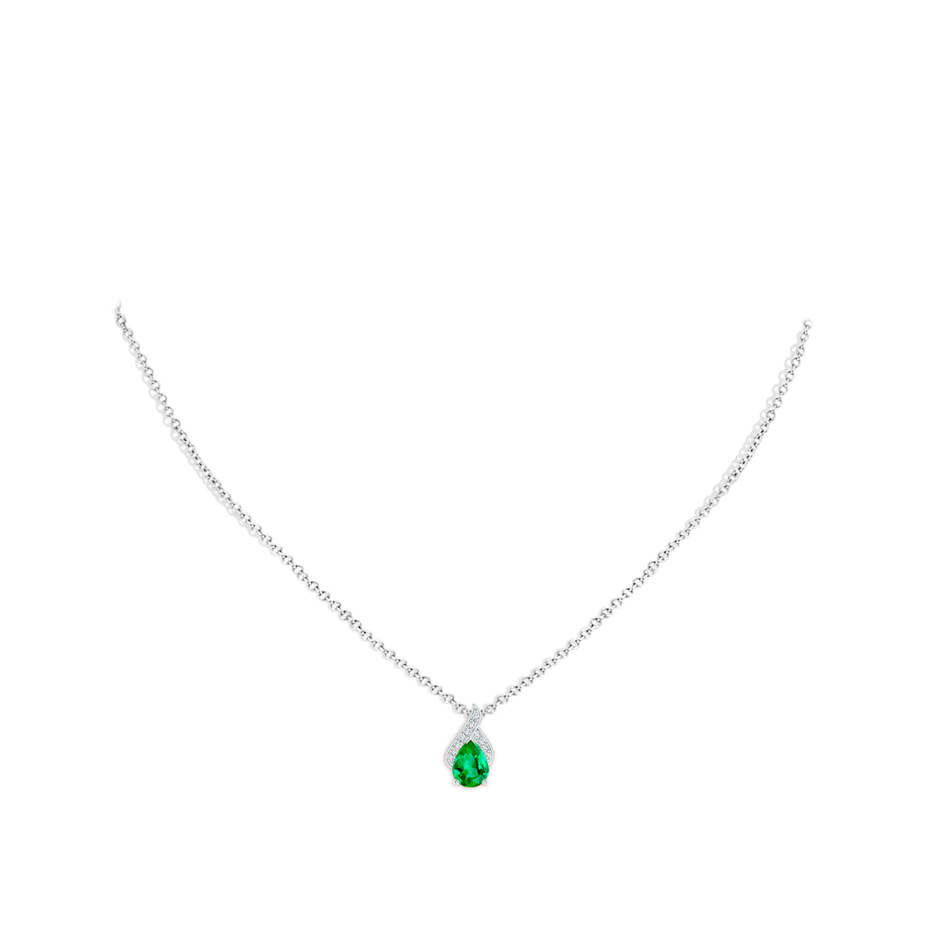8x6mm AAA Solitaire Pear-Shaped Emerald Flame Pendant in P950 Platinum pen