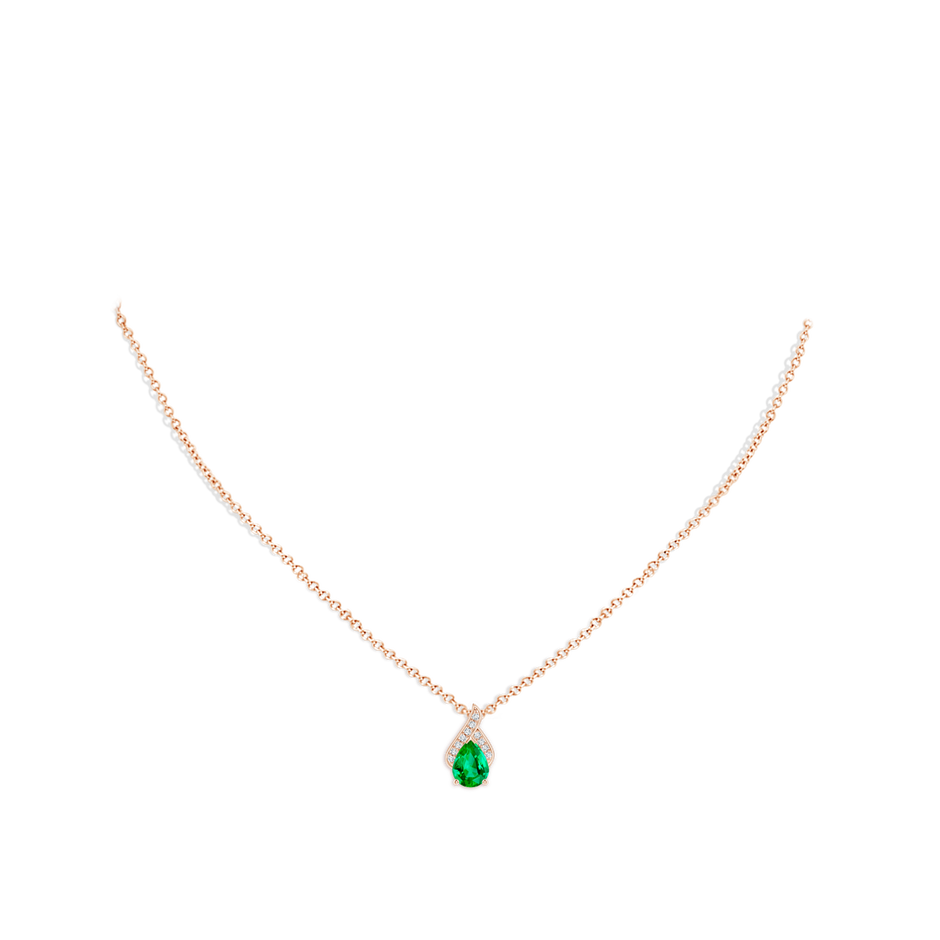 8x6mm AAA Solitaire Pear-Shaped Emerald Flame Pendant in Rose Gold pen