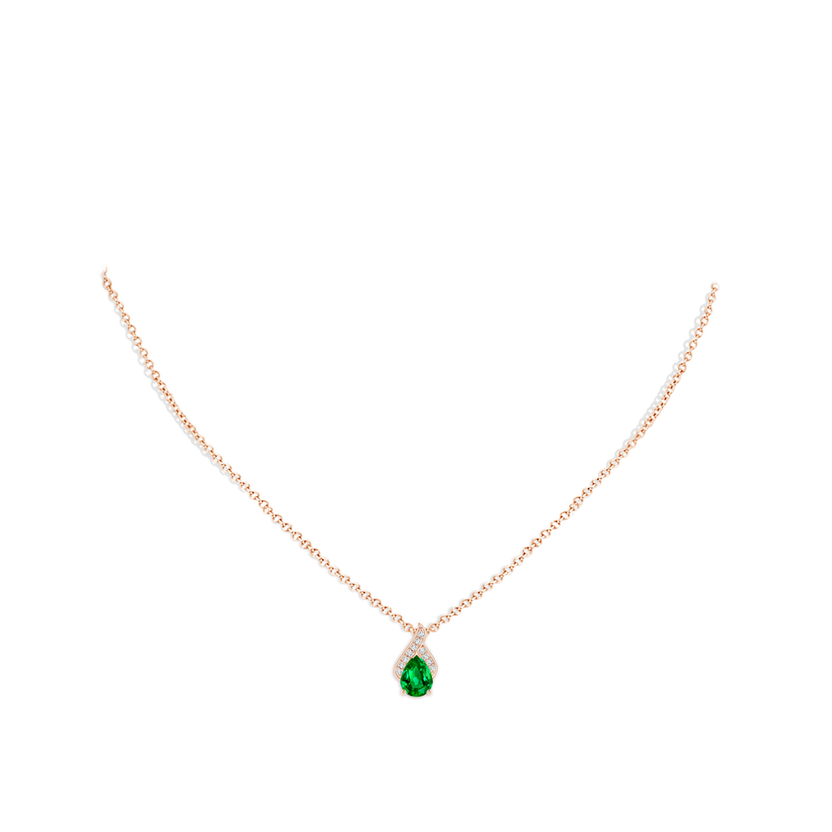 8x6mm AAAA Solitaire Pear-Shaped Emerald Flame Pendant in Rose Gold pen