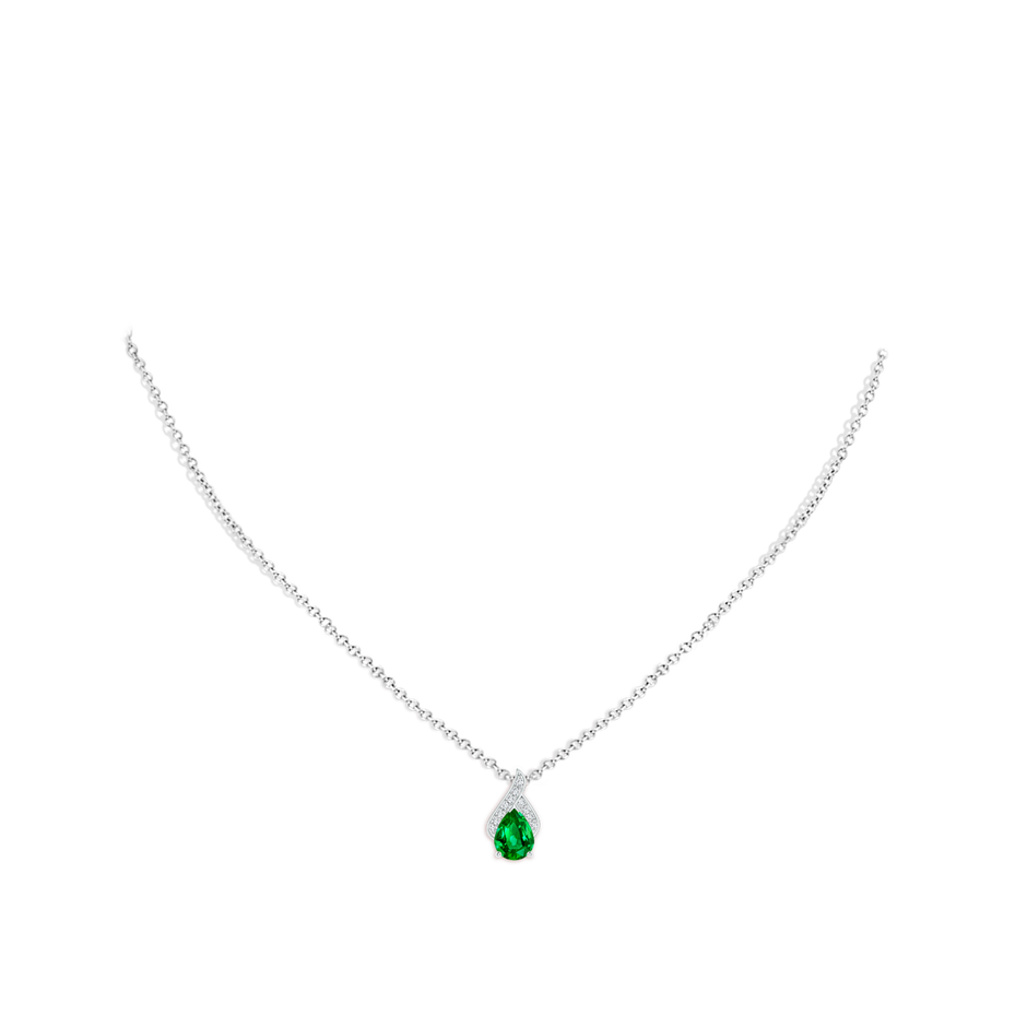 8x6mm AAAA Solitaire Pear-Shaped Emerald Flame Pendant in White Gold pen