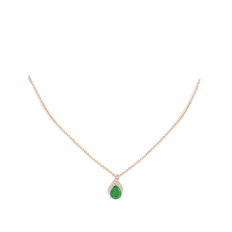 9x7mm A Solitaire Pear-Shaped Emerald Flame Pendant in Rose Gold pen