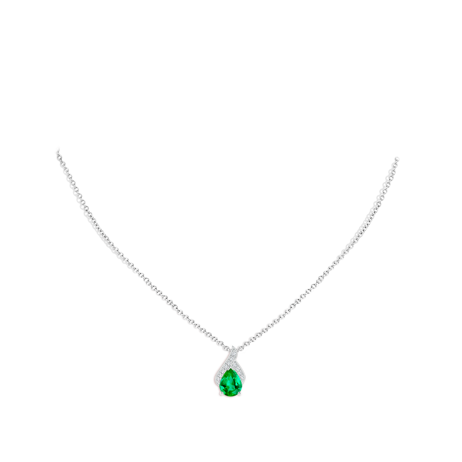 9x7mm AAA Solitaire Pear-Shaped Emerald Flame Pendant in White Gold pen