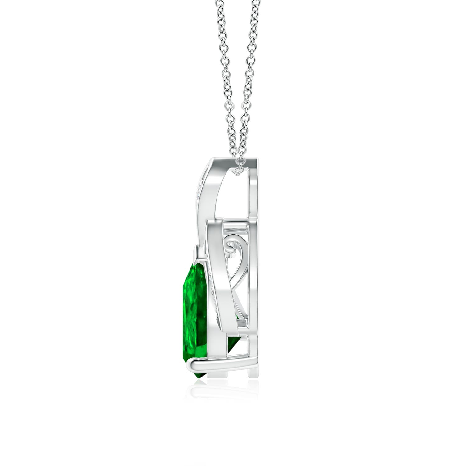 9x7mm AAAA Solitaire Pear-Shaped Emerald Flame Pendant in P950 Platinum