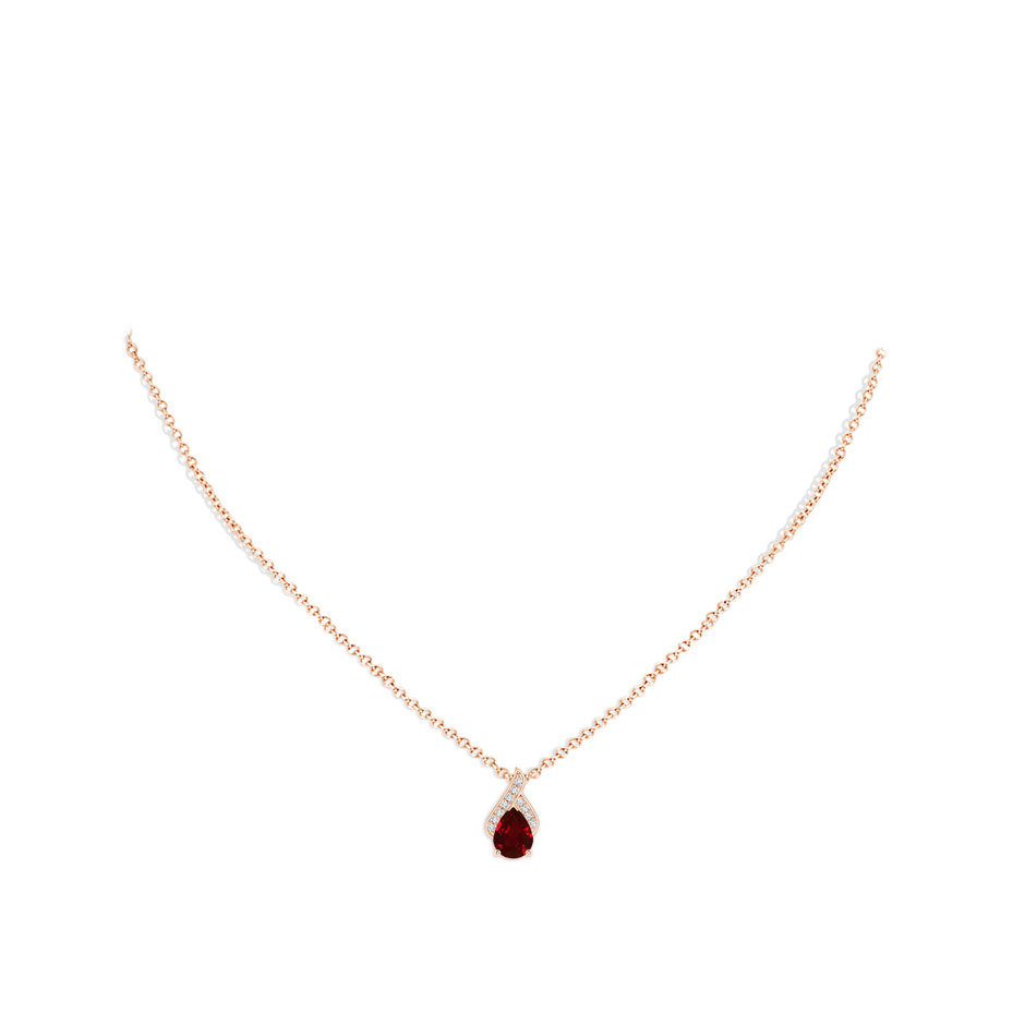 8x6mm AAAA Solitaire Pear-Shaped Ruby Flame Pendant in 18K Rose Gold pen
