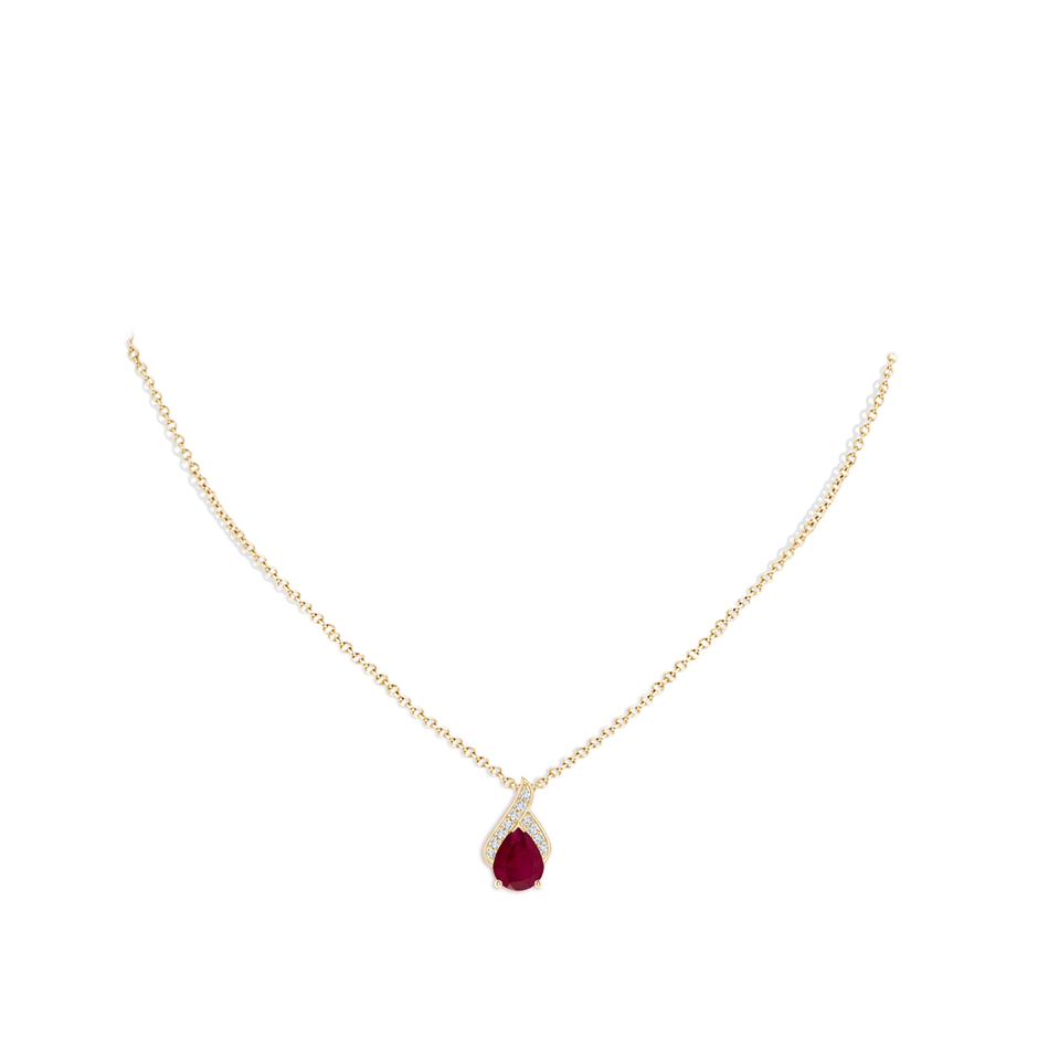 9x7mm A Solitaire Pear-Shaped Ruby Flame Pendant in Yellow Gold pen