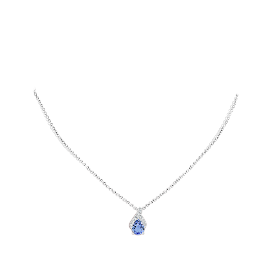 9x7mm A Solitaire Pear-Shaped Tanzanite Flame Pendant in White Gold pen