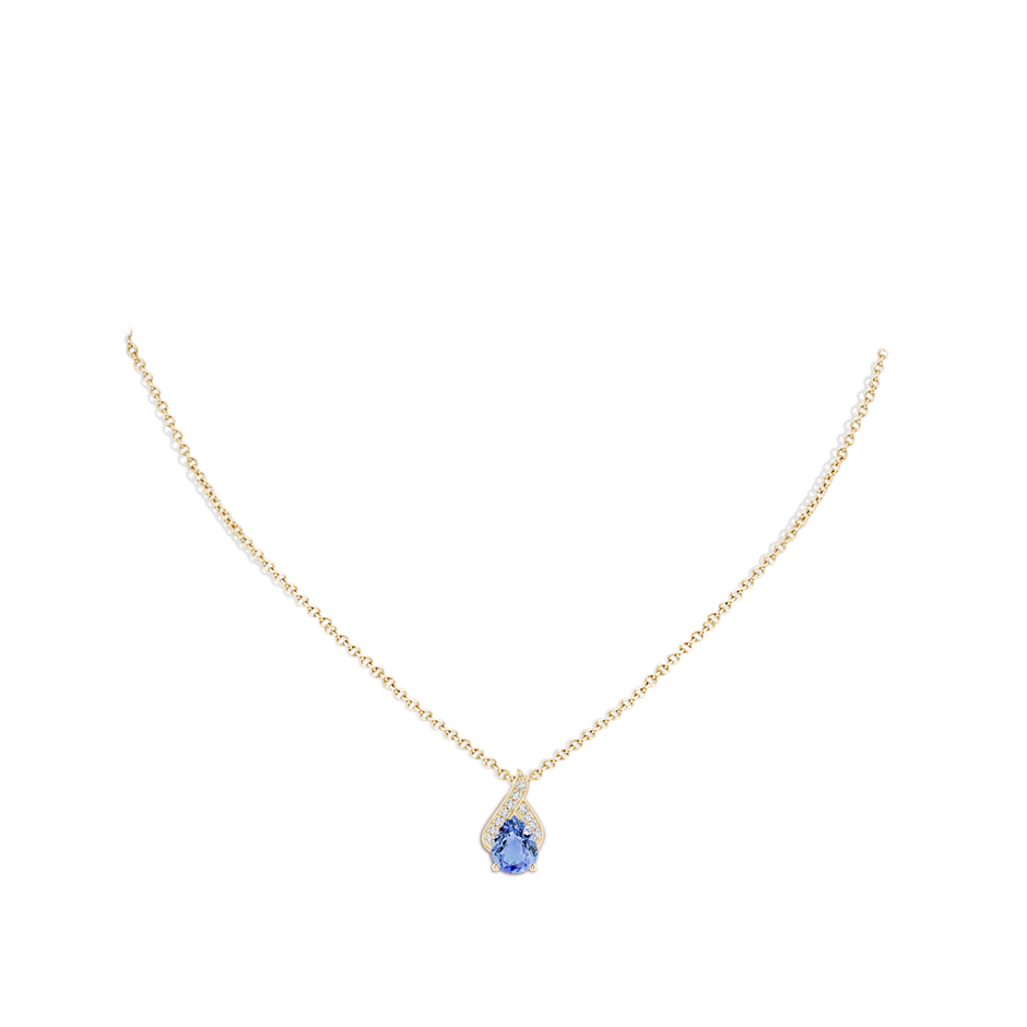 9x7mm A Solitaire Pear-Shaped Tanzanite Flame Pendant in Yellow Gold pen