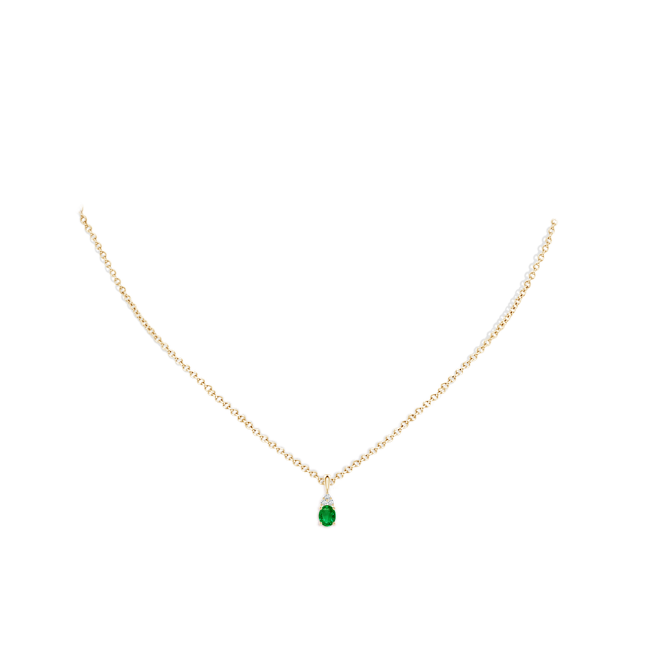 5x4mm AAAA Oval Emerald Solitaire Pendant with Trio Diamond in Yellow Gold pen