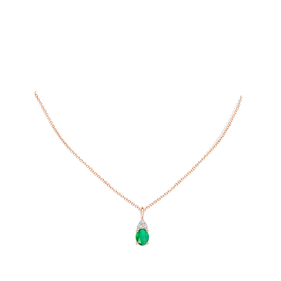 9x7mm A Oval Emerald Solitaire Pendant with Trio Diamond in Rose Gold pen