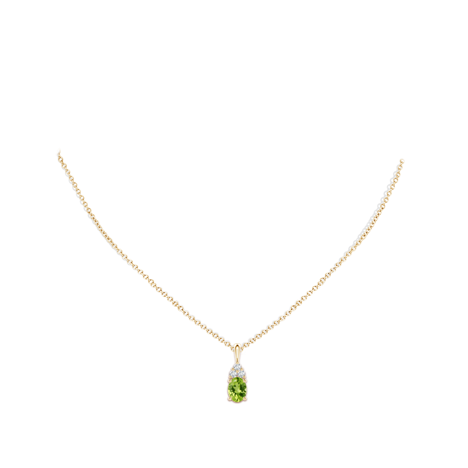 8x6mm AAA Oval Peridot Solitaire Pendant with Trio Diamond in Yellow Gold body-neck