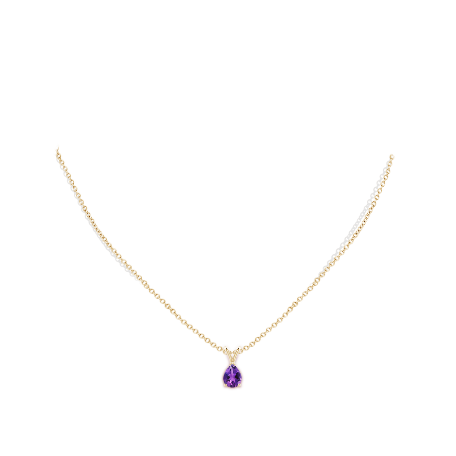 8x6mm AAAA V-Bale Pear-Shaped Amethyst Solitaire Pendant in Yellow Gold body-neck