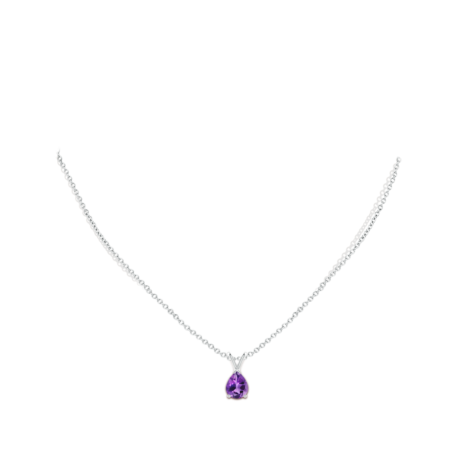 9x7mm AAA V-Bale Pear-Shaped Amethyst Solitaire Pendant in 18K White Gold pen