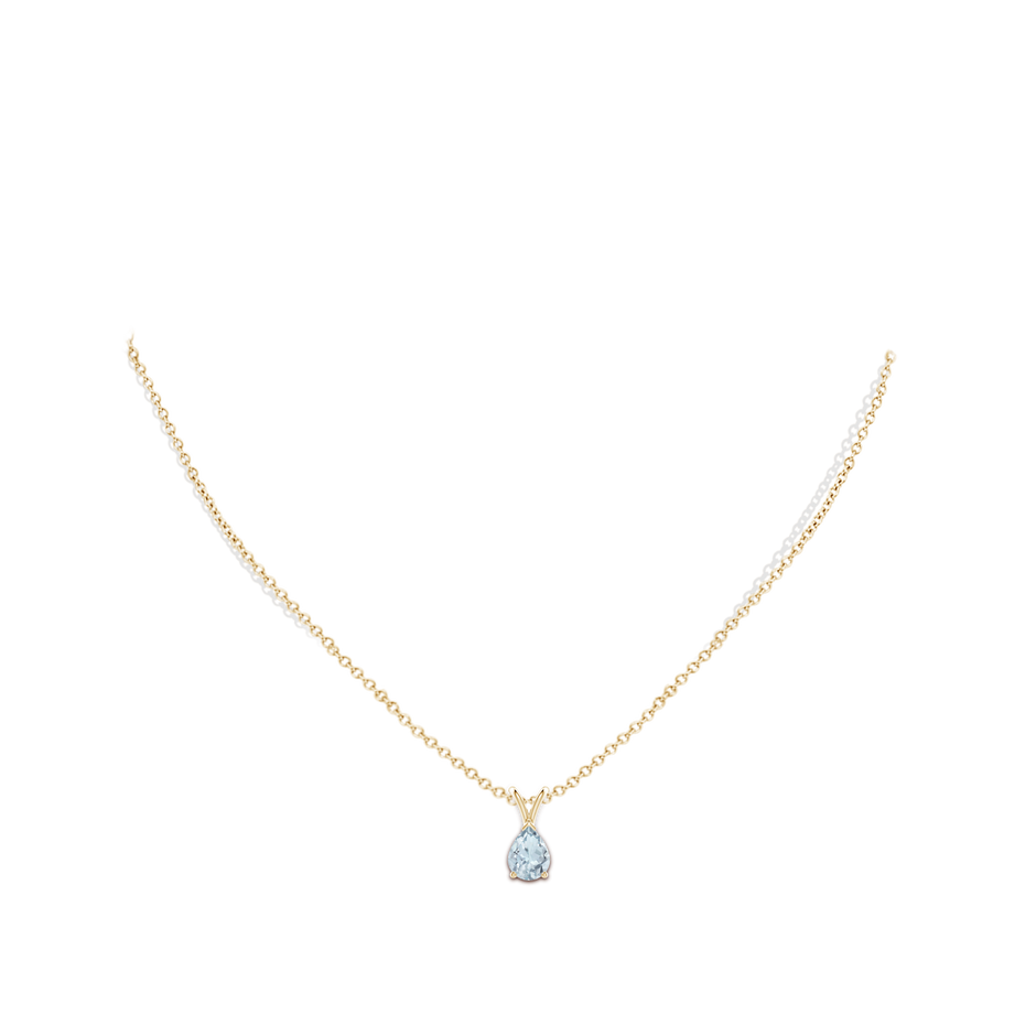 8x6mm A V-Bale Pear-Shaped Aquamarine Solitaire Pendant in Yellow Gold pen