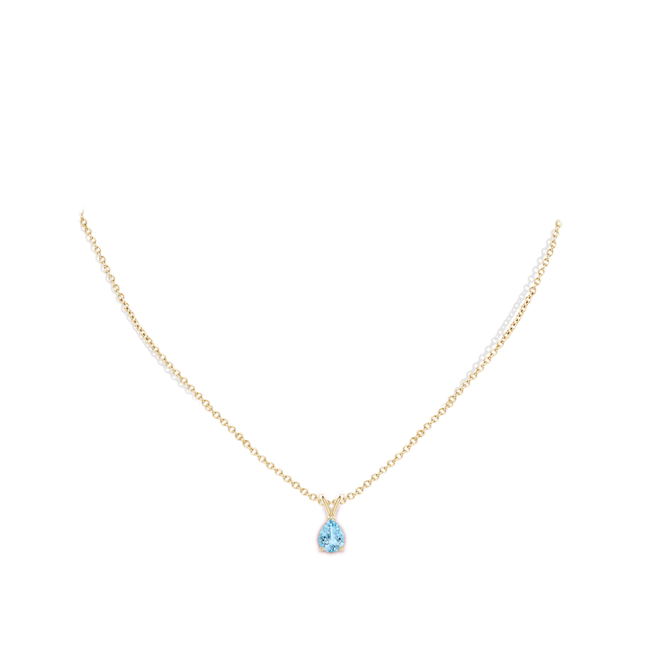 8x6mm AAAA V-Bale Pear-Shaped Aquamarine Solitaire Pendant in Yellow Gold body-neck