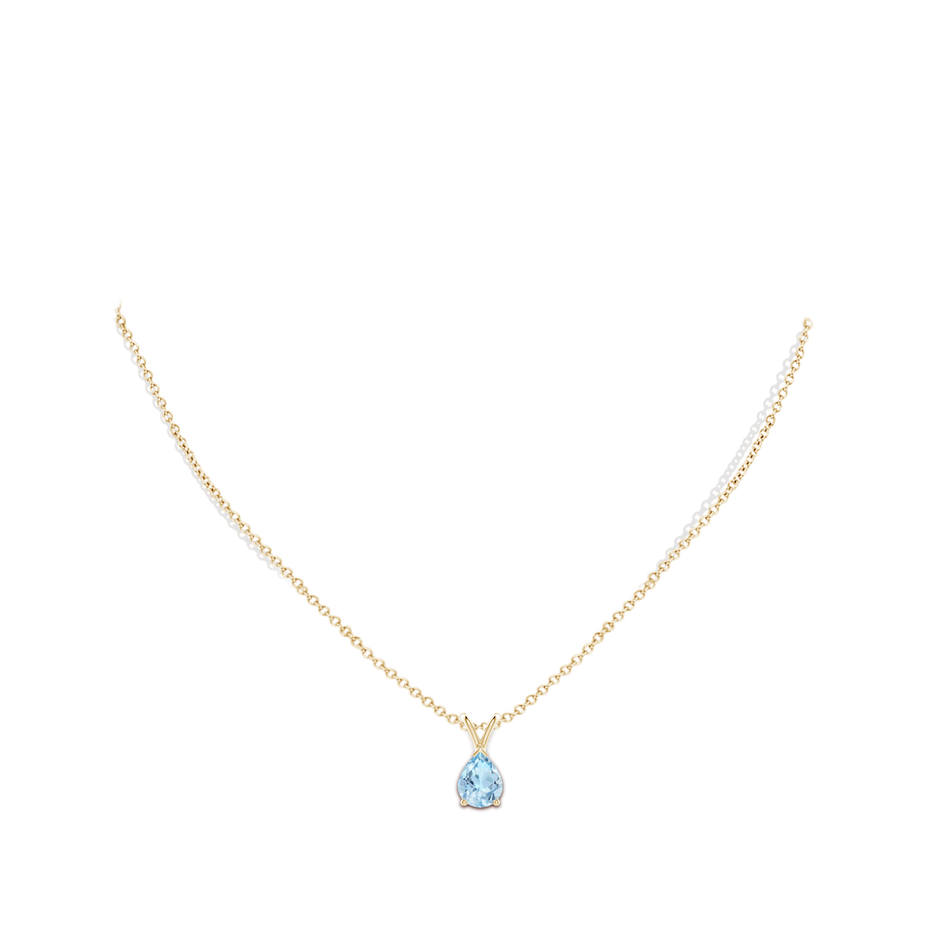9x7mm AAA V-Bale Pear-Shaped Aquamarine Solitaire Pendant in 18K Yellow Gold pen