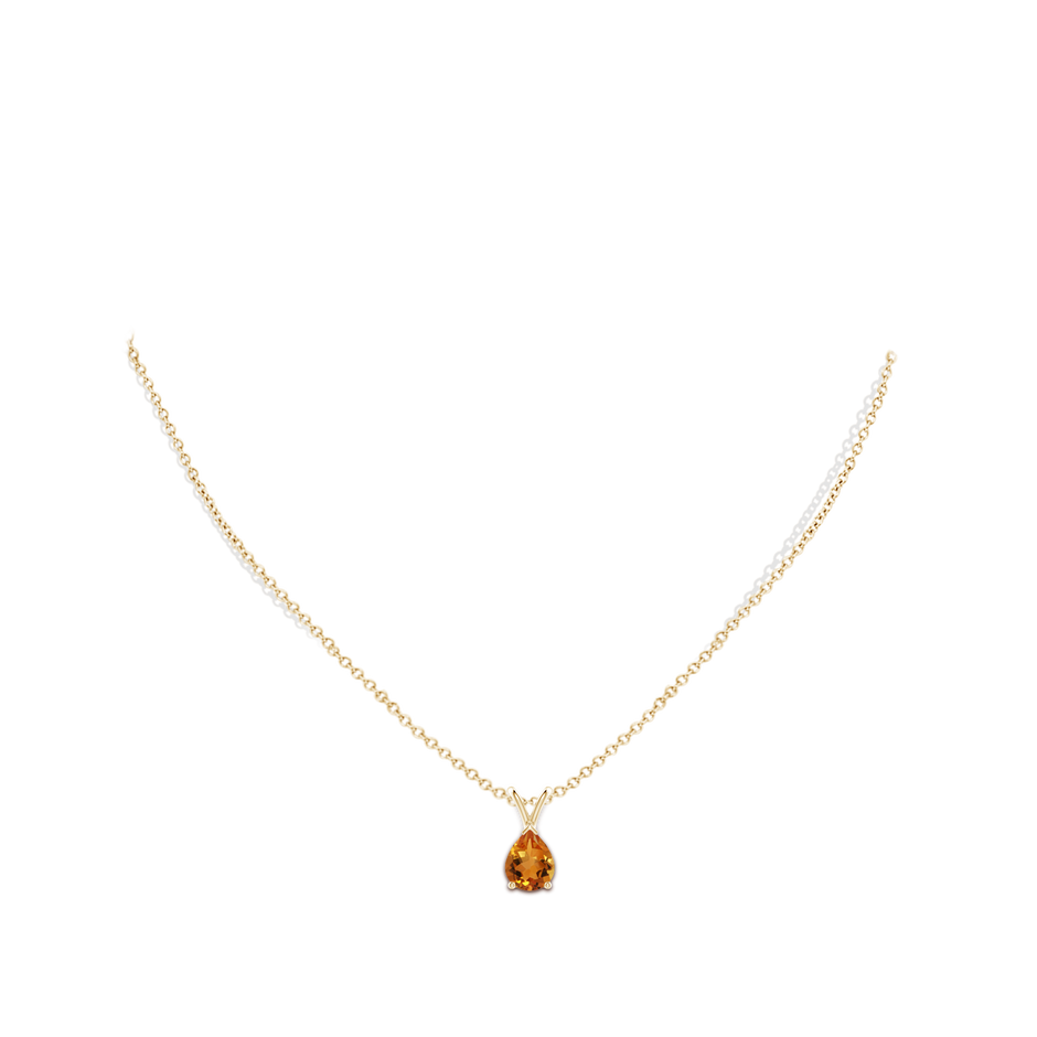 9x7mm AAA V-Bale Pear-Shaped Citrine Solitaire Pendant in Yellow Gold pen