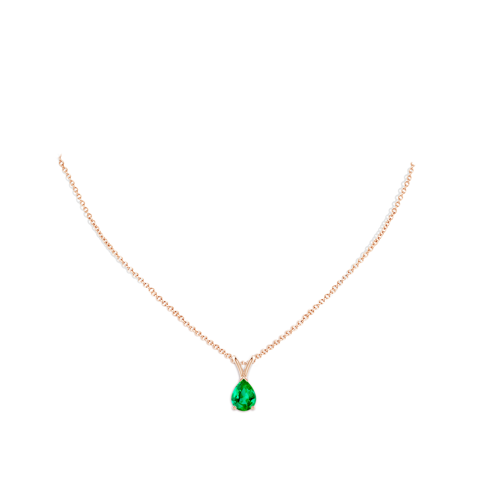8x6mm AAA V-Bale Pear-Shaped Emerald Solitaire Pendant in Rose Gold pen