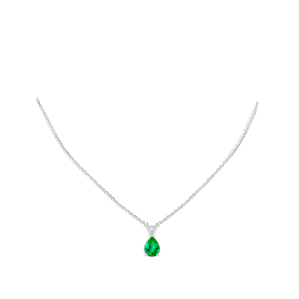 8x6mm AAA V-Bale Pear-Shaped Emerald Solitaire Pendant in White Gold pen