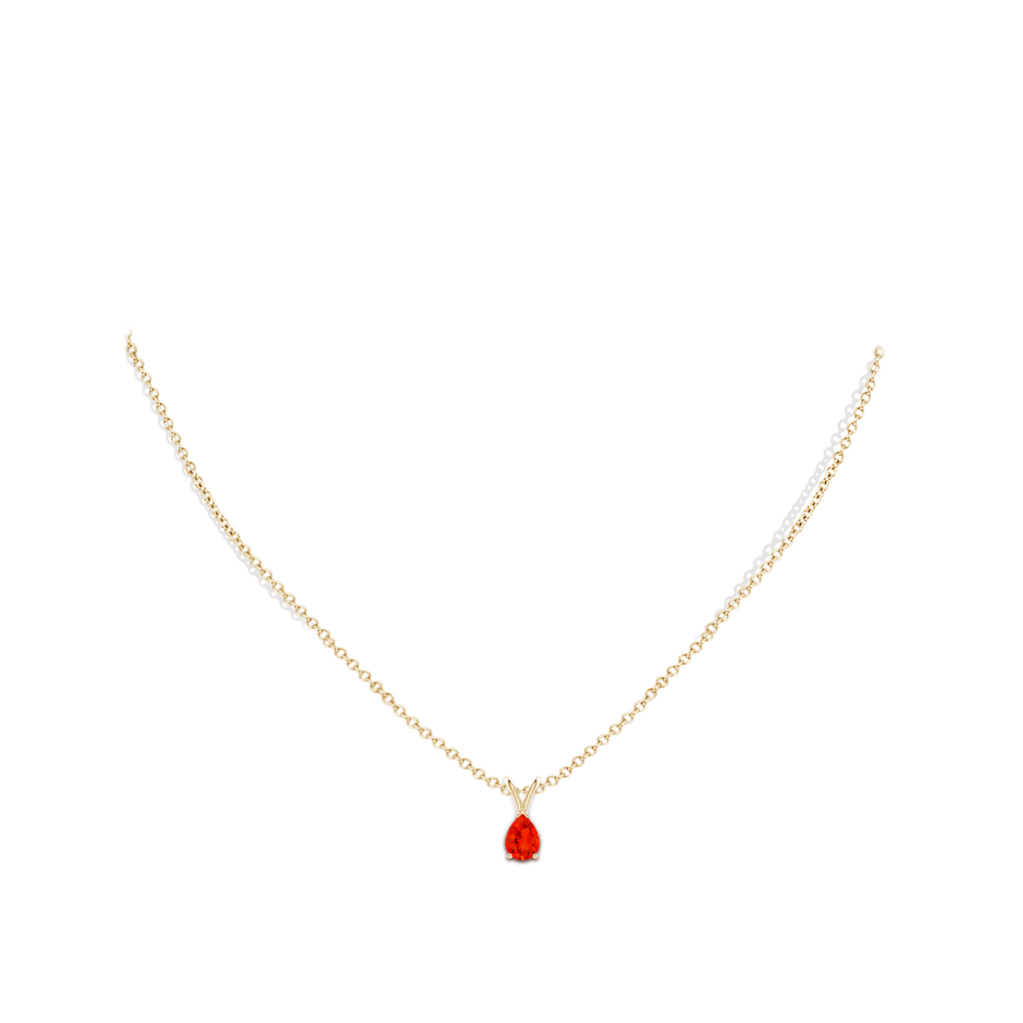7x5mm AAAA V-Bale Pear-Shaped Fire Opal Solitaire Pendant in 9K Yellow Gold pen