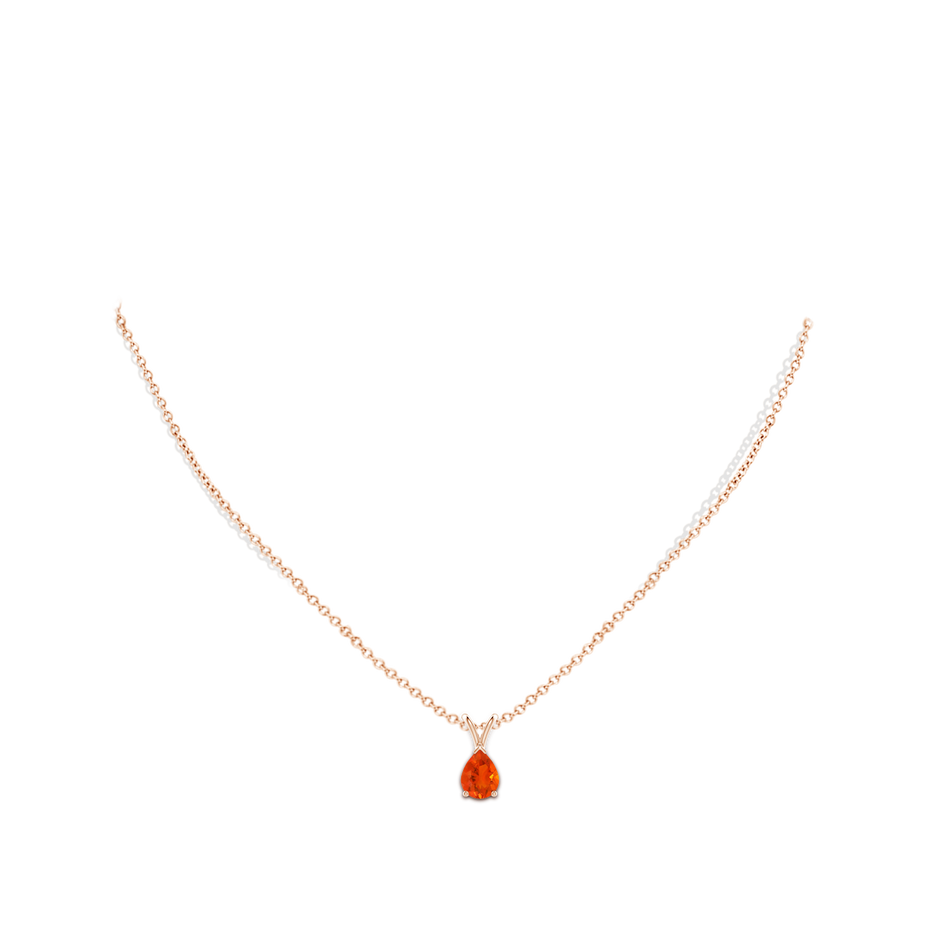 8x6mm AAA V-Bale Pear-Shaped Fire Opal Solitaire Pendant in Rose Gold pen