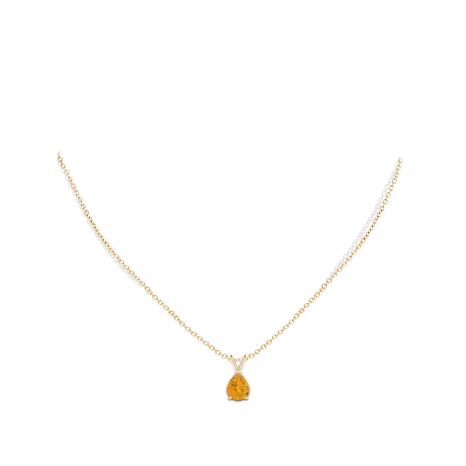 9x7mm A V-Bale Pear-Shaped Fire Opal Solitaire Pendant in 18K Yellow Gold pen